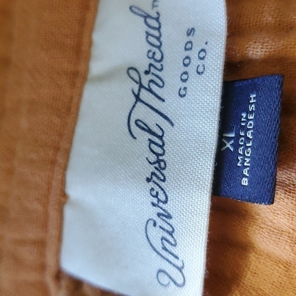 UNIVERSAL THREADS TOP. size XL, mustard tan color. Ruffle sleeves. Gauze cotton - Picture 5 of 9